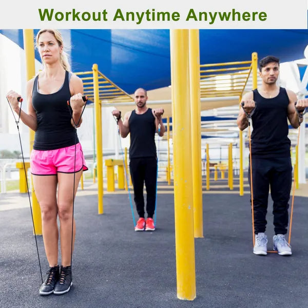 Group training outdoors with the resistance band set